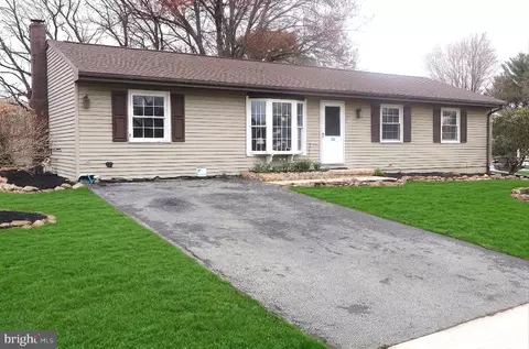 26 S Herbein Dr, Topton, PA 19562