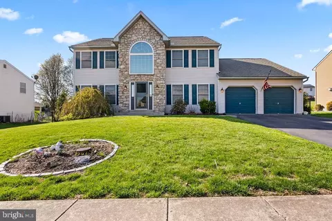 42 Nantucket Dr, Reading, PA 19605