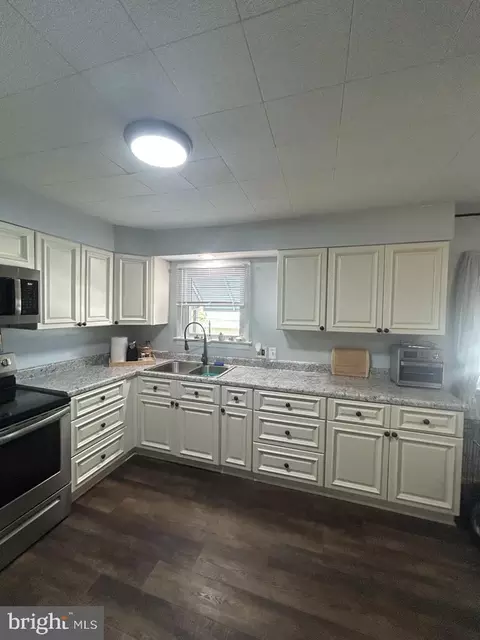Kitchen - 206 Hendel St, Reading, PA 19607 photo 1 of 3