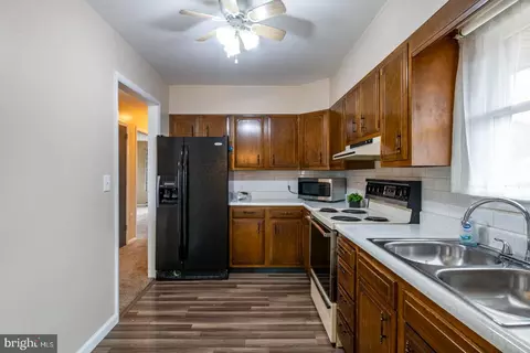 Entry Way - 316 Morrison Rd, Reading, PA 19601 photo 1 of 2