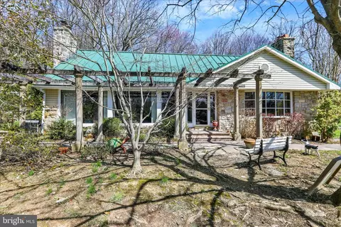 211 Orchard Rd, Fleetwood, PA 19522