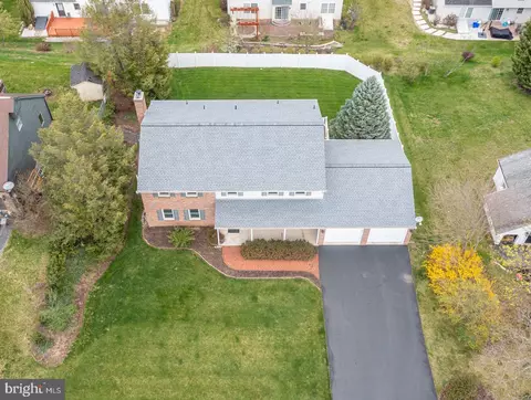 37 Estates Dr, Reading, PA 19606 photo 6