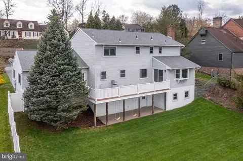 37 Estates Dr, Reading, PA 19606 photo 8