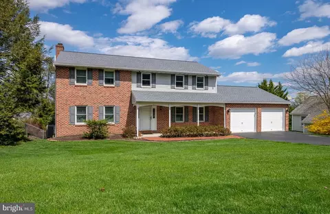 37 Estates Dr, Reading, PA 19606 photo 4