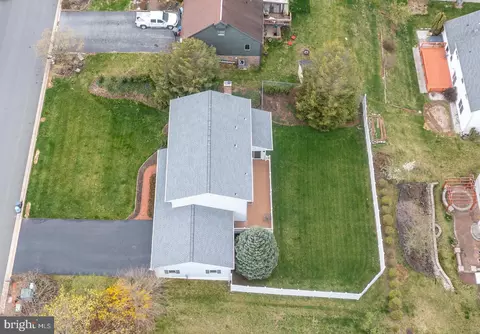 37 Estates Dr, Reading, PA 19606 photo 9