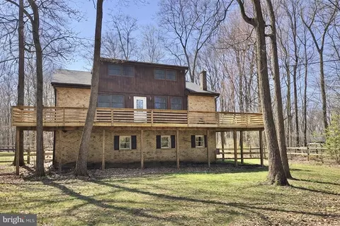 8640 Hensingersville Rd, Macungie, PA 18062