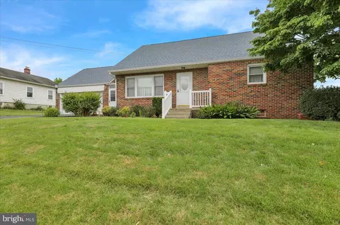 Exterior - 1405 Meade St, Reading, PA 19607 photo 4 of 9
