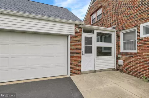 Entry Way - 1405 Meade St, Reading, PA 19607 photo 1 of 1