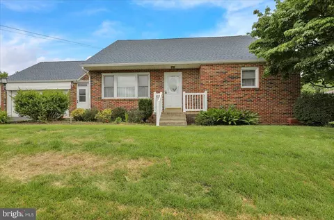 Exterior - 1405 Meade St, Reading, PA 19607 photo 3 of 9
