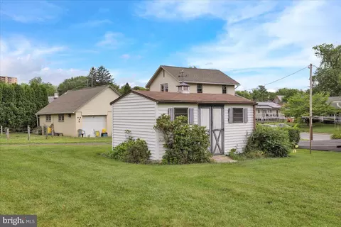 Exterior - 1405 Meade St, Reading, PA 19607 photo 8 of 9