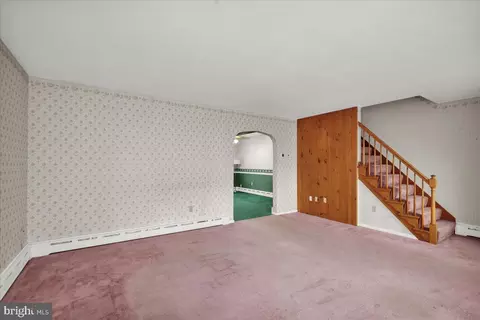 Living - 1405 Meade St, Reading, PA 19607 photo 2 of 3
