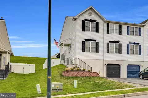 1548 Huron Dr, Reading, PA 19608