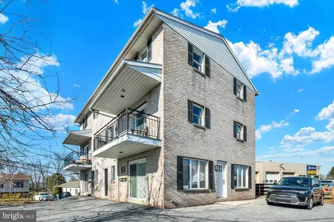 219 W Main St, Fleetwood, PA 19522