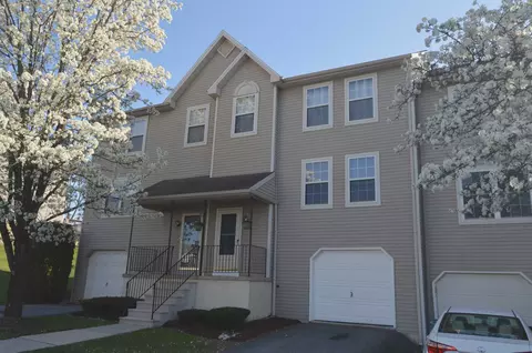 11 Cranberry Rdg # -5, Reading, PA 19606