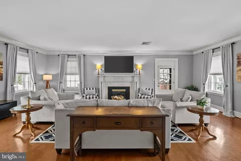 Living - 1500 Alsace Rd, Reading, PA 19604 photo 1 of 7