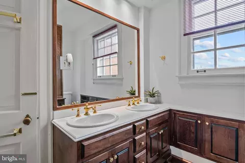 Bath - 1500 Alsace Rd, Reading, PA 19604 photo 1 of 3