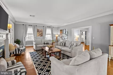 Living - 1500 Alsace Rd, Reading, PA 19604 photo 4 of 7