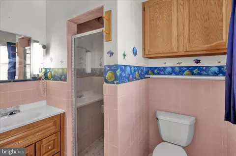 Bath - 602 N Brobst St, Reading, PA 19607 photo 6 of 7