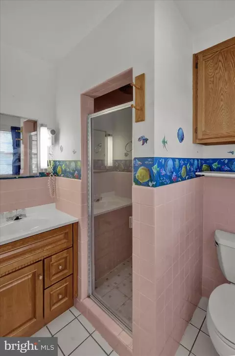 Bath - 602 N Brobst St, Reading, PA 19607 photo 7 of 7