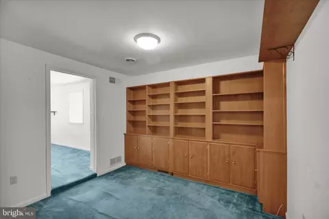 Entry Way - 602 N Brobst St, Reading, PA 19607 photo 4 of 4