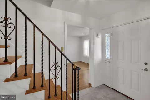 Entry Way - 602 N Brobst St, Reading, PA 19607 photo 1 of 4