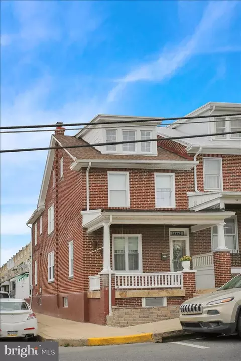 1223 Robeson St, Reading, PA 19604