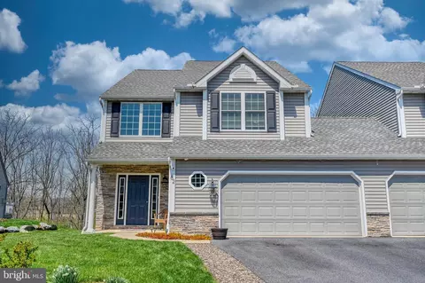 62 Regina Dr, Reading, PA 19608