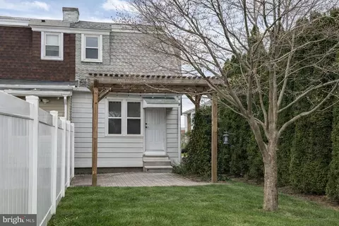 1312 E Bellevue Ave, Reading, PA 19605 photo 2