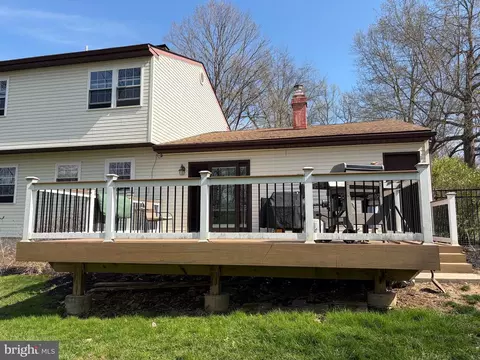 16 Matthew Dr, Reading, PA 19608