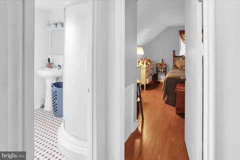 Entry Way - 241 Mcclellan St, Reading, PA 19611 photo 3 of 3