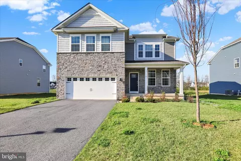 114 Teaberry Ct, Reading, PA 19608