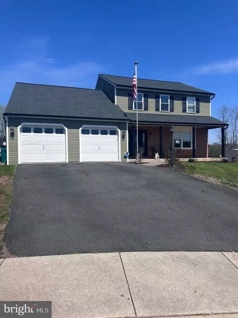 212 Crystal Cir, Birdsboro, PA 19508