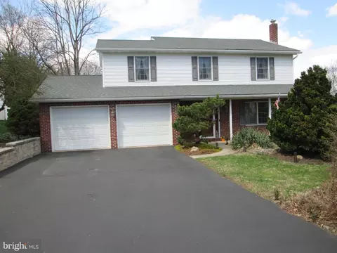 113 Nickel Dr, Bechtelsville, PA 19505