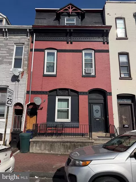 735 N 9th St, Reading, PA 19604