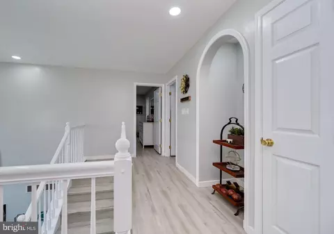 Entry Way - 23 Nancy Cir, Reading, PA 19606 photo 11 of 13
