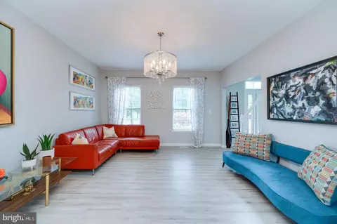 Living - 23 Nancy Cir, Reading, PA 19606 photo 3 of 4