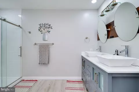 Bath - 23 Nancy Cir, Reading, PA 19606 photo 3 of 6