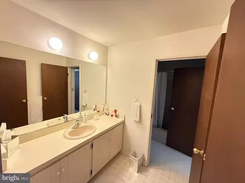 Bath - 46 D Muirfield Dr, Reading, PA 19607 photo 1 of 2