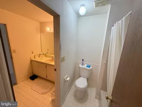 Bath - 46 D Muirfield Dr, Reading, PA 19607 photo 2 of 2