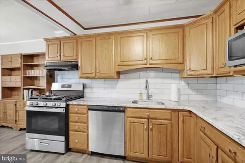 Kitchen - 1530 Kramer Ave, Reading, PA 19606 photo 1 of 2