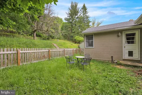 Exterior - 1530 Kramer Ave, Reading, PA 19606 photo 6 of 8