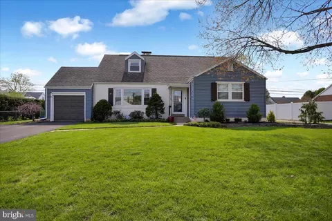 3812 Reiff Pl, Reading, PA 19606