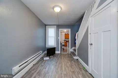Entry Way - 235 Hudson St, Reading, PA 19601 photo 2 of 8