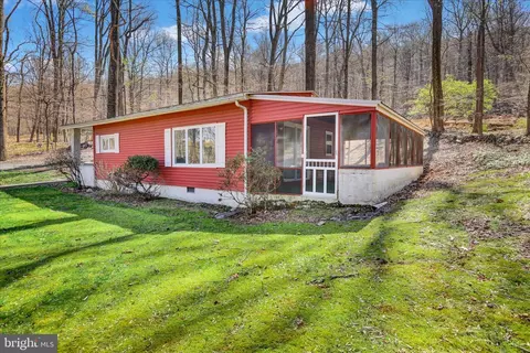 666 Gerhart Ln, Reading, PA 19606