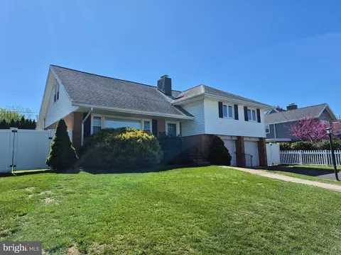 2402 Bell Dr, Reading, PA 19609