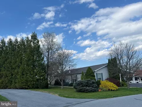 19 Westview Ter, Womelsdorf, PA 19567