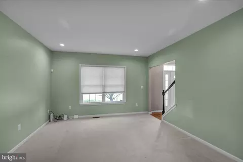 Living - 208 N Sandy Ln, Reading, PA 19608 photo 2 of 4