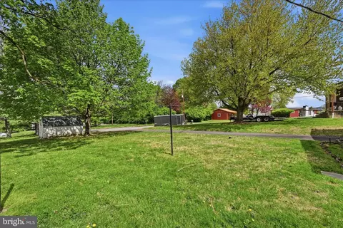 Exterior - 904 Crestview Ave, Reading, PA 19607 photo 6 of 6