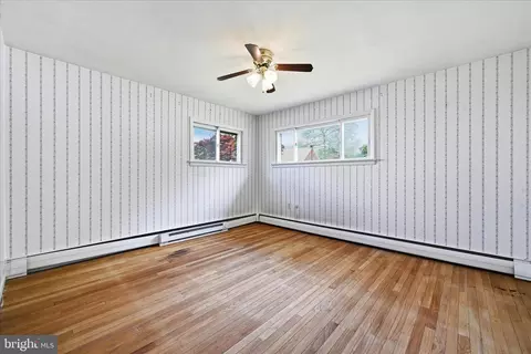 Bedroom - 904 Crestview Ave, Reading, PA 19607 photo 4 of 7
