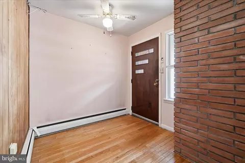 Entry Way - 904 Crestview Ave, Reading, PA 19607 photo 1 of 2